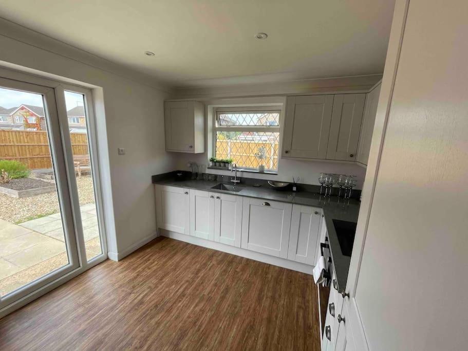 Lodge In The Heart Of Bourne Thurlby Exterior foto